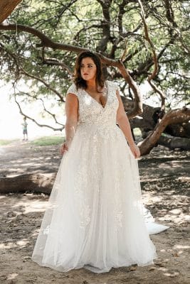 Curvy Babe-Plus size wedding gowns – Studio Levana – Couture Wedding Gowns